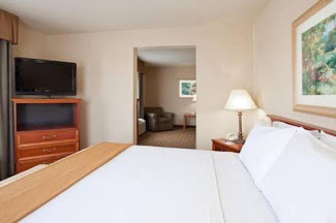 Holiday Inn Express Hotel & Suites Columbus Southeast Groveport By Ihg Buitenkant foto