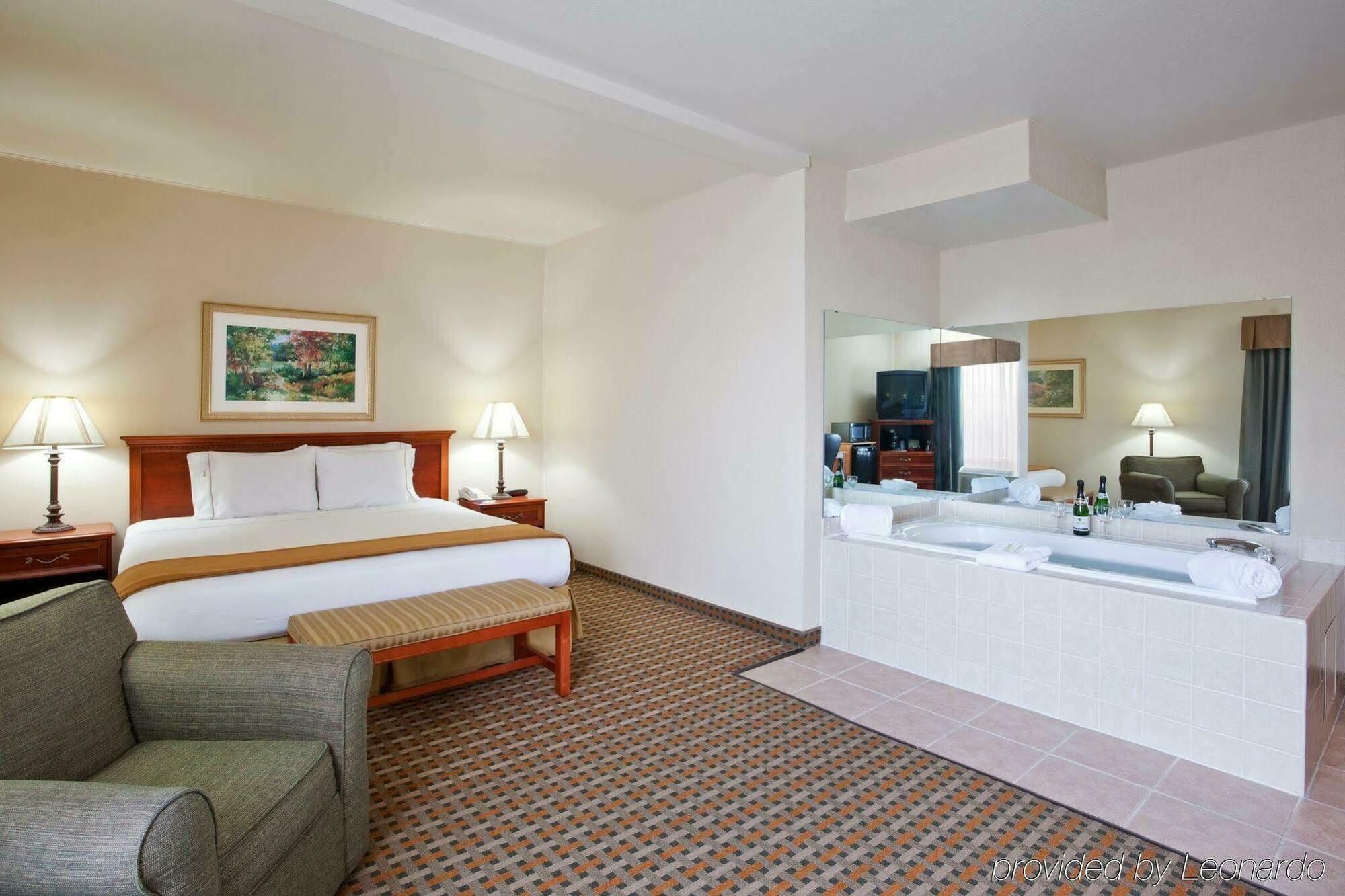 Holiday Inn Express Hotel & Suites Columbus Southeast Groveport, An Ihg Hotel Kamer foto